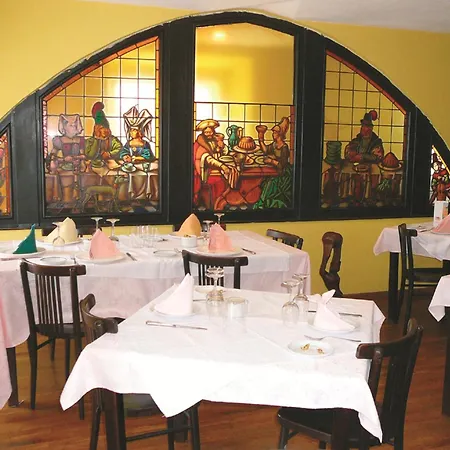 Готель La Casona De Jovellanos 2*
