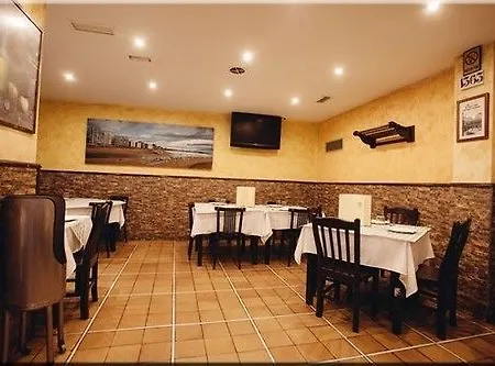 La Casona De Jovellanos Готель Хіхон