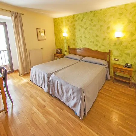 La Casona De Jovellanos Gijón