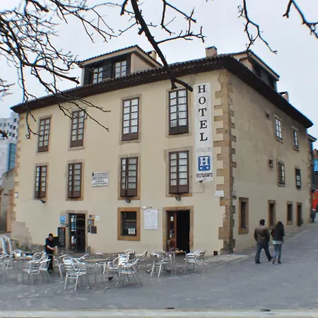 Hotell La Casona De Jovellanos 2*