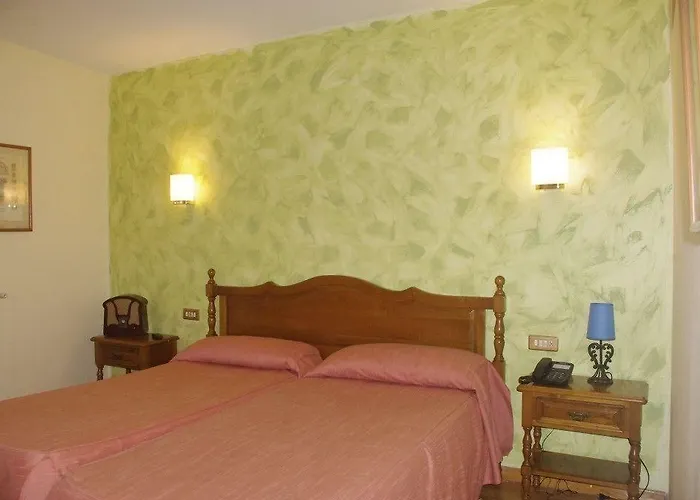 Szálloda La Casona De Jovellanos 2*